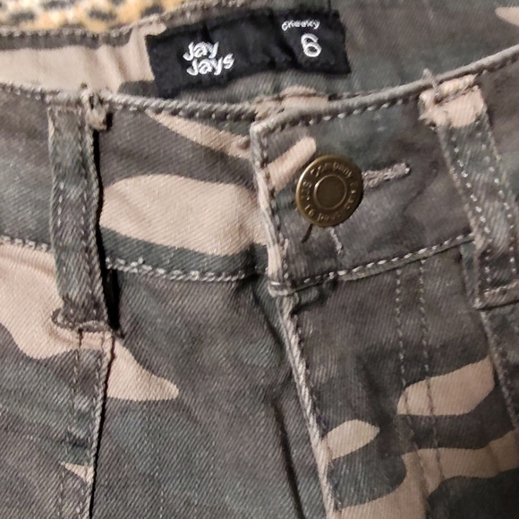 Jay Jays camo cut offs 8 - Picture 1 of 3